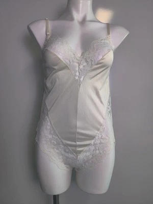 Vintage Women's Vogue Bra Sexy Teddy 1980's Lacey Cream Canada Size 36 EVC - Image 1 of 4