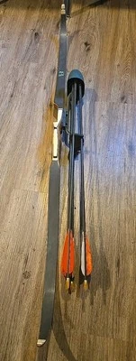 Vintage Bear Kodiak Hunter Recurve Bow-60 Inch-50 lb Draw-Good Condition  - Image 1 of 4