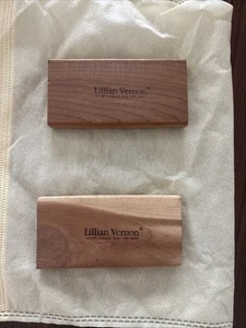 Lote de 2 bloques de madera de cedro de almacenamiento de madera Lillian Vernon - Imagen 1 de 1
