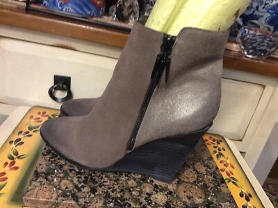 Fergie Brown Leather  Wedge Ankle Boots Side Zip Women's  Sz 9 Medium  - Image 1 of 4