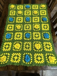 Handgefertigte gehäkelte Strick Afghan Überwurf Schoß Decke ca. 36x52 - Bild 1 von 4