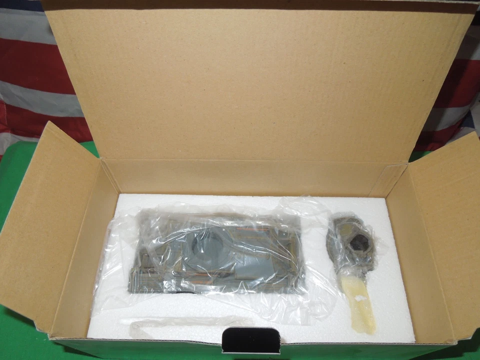 King & Country 2013 retirado 1:30 Segunda Guerra Mundial alemán 38(t) #204 tanque LE100 (WS224-3), NUEVO EN CAJA Foto 1 de 4