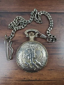Vintage Unitex Jagdhunde Taschenuhr gold & silberfarben wie besehen - Bild 1 von 3