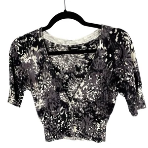 Express, Size Small, White Black Floral Shrug Cardigan, Y2K, Cropped, Knit, EUC - Imagen 1 de 6