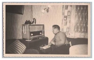 Mann mit Tonbandgerät - Röhrenradio Fernglas Wohnung - Altes Foto 1950er - Picture 1 of 2
