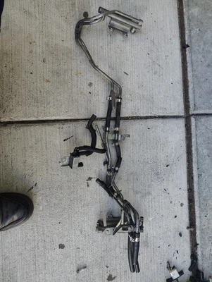 Subaru WRX 2008-2014 rieles inyectores de combustible de alimentación superior y líneas duras Foto 1 de 3