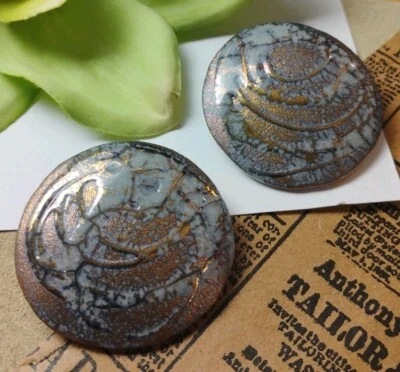 Художественные 1,5 «КЕРАМИЧЕСКИЕ круглые серьги, светлый Periwinkle и золотистый глазурь! - Изображение 1 из 4