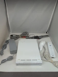 Nintendo Wii White System Console RVL-101 (USA) W/ Controller TESTED & WORKING - Picture 1 of 4