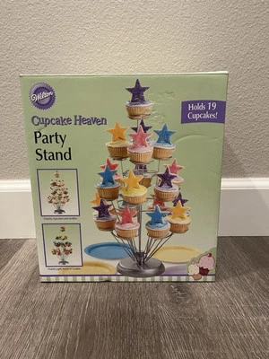 Wilton Cupcake Stand Cupcake Heaven Party Stand Holds 19 Cupcakes - Image 1 of 4
