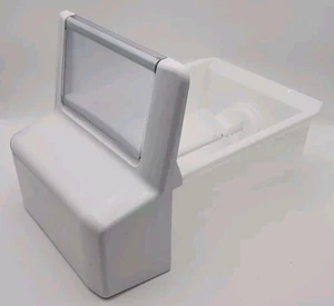 WPW10558423 Whirlpool Refrigerator Ice Bin w/Plastic Auger; L2-4 - Picture 1 of 4