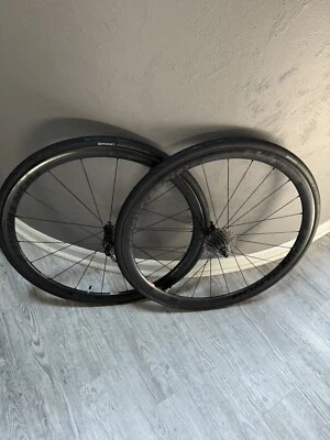 Bontrager 700c Aeolus Pro 3 Carbon Wheel Set Clincher Rim Brake 11 Speed 11s - Image 1 of 4