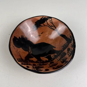 VINTAGE HAND CARVED AFRICAN WOODEN FRUIT BOWL ELEPHANT DETAlL 5.5 dia - Picture 1 of 4