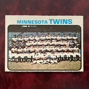 1973 O-Pee-Chee OPC Set MINNESOTA TWINS TEAM raro alto #654 senza prezzo di riserva *ALTA QUALITÀ* - Foto 1 di 2