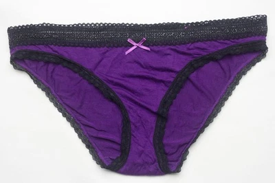 Bragas modales moradas con encaje negro de Cosmopolitan - talla grande Foto 1 de 4