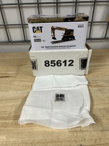 1/87 Caterpillar CAT M323F Railroad Wheeled Excavator HO - Diecast Masters 85612 - Picture 1 of 9