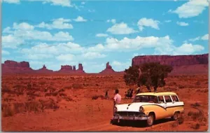 Tarjeta postal Monument Valley Arizona/Utah vista panorámica/coche genial - 1968 Cancelar - Imagen 1 de 2