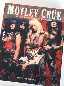 Motley Crue A Visual History 1983-1990 by Neil Zlozower 2009 Hardcover Rock Book - Bild 1 von 15