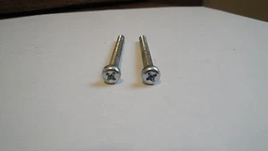 (2)nos Honda 93500-04050-0A SCREWS, PAN (4X50) TAILLIGHT SCREW MANY MODELS box 2 - Photo 1 sur 1