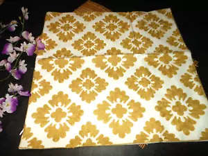 COPRICUSCINO 18 X 18 CHARTREUSE RICAMATO CROCE DIAMANTATA GEOMETRICO Nuovo #M13 - Foto 1 di 4
