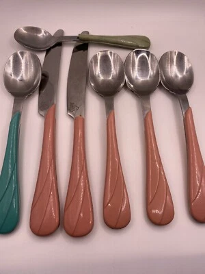 7 piezas de cubiertos Fiesta Swirl, 5 rosas, 1 turquesa y 1 verde, LEER POR FAVOR Foto 1 de 2