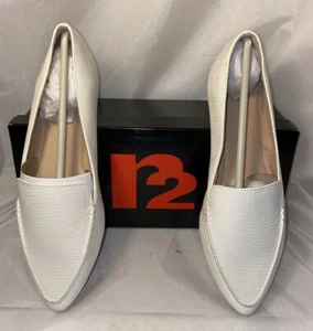 R2 White Lizard Faux Leather Dressy Flats Size 7.5  *O - Picture 1 of 5