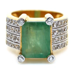 925 Sterling Silver 9 x 12 mm. Green Emerald & Zircon Statement Ring Size 7.25 - Picture 1 of 4