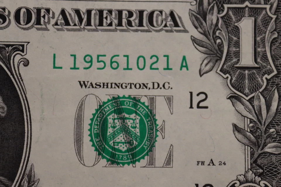 ONE DOLLAR FANCY BIRTHDAY / ANNIVERSARY NOTE  OCT 21, 1956  SN L 19561021 A - Image 1 of 3