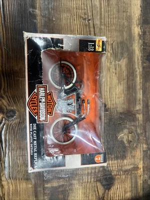 Réplica fundida a presión Maisto escala 1:18 de una bicicleta Harley-Davidson Twin 5D V-Twin 1909 Foto 1 de 4