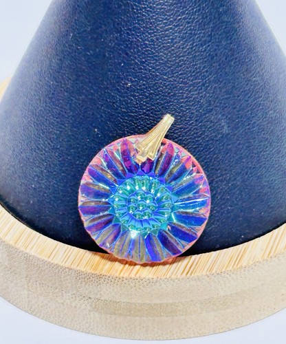 VETEMENTS Ciondolo fiore tono oro rosa rivestimento ab acrilico 1 25 pollici