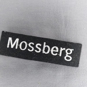 Mossberg Hunting Rifles & Shotguns Embroidered Felt 4" x 1" Patch - Picture 1 of 2