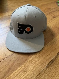 Men's Mitchell & Ness Gray Philadelphia Flyers Vintage Hockey NHL Snapback Hat - Picture 1 of 7