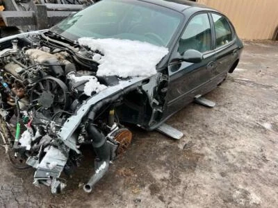 Alternador usado compatible con: Ford Taurus 1998 6-183 3,0 L OHV 110 amperios grado A Foto 1 de 4