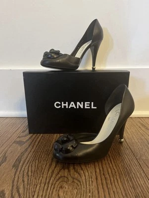 Chanel Negro Cuero Tacones Talla 39 Diseñador Flor Bombas Zapatos Sexy Dorado Bola HL Foto 1 de 4