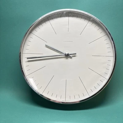 Junghans 367 Max Bill Diámetro 10” Reloj de Pared Cuarzo Algunos Rasguños en el Borde Foto 1 de 4