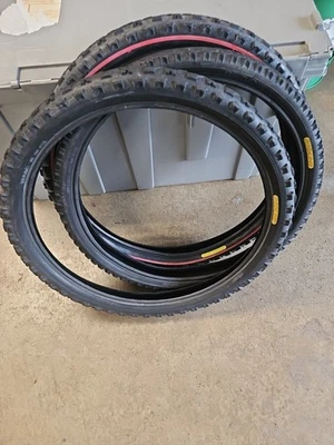 LOTE de 3 - Neumático REDLINE "RL" Antiguo/MidSchool - Neumático BMX 20 X 1.75 - USADO Foto 1 de 4