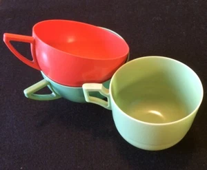 Vintage Gruppe von 3 Bakelit Tassen, stilvoll & stabil - Bild 1 von 7