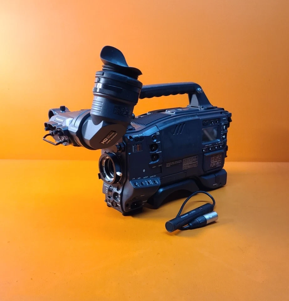 Panasonic AJ-HDC27FP Varicam Camcorder DVCPRO HD w/ AJMC700P Mic *WEAR* - Image 1 of 4