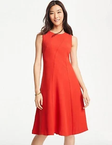 Ann Taylor genähtes ärmelloses Flare-Kleid in rot Größe 6 neu mit Etikett - Bild 1 von 4