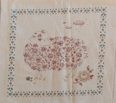 Joan Kessler/Concord~"Ovelha Floral"~ Flores, Corações, Patos~Tecido de Algodão~ 9"x9" - Imagem 1 de 3
