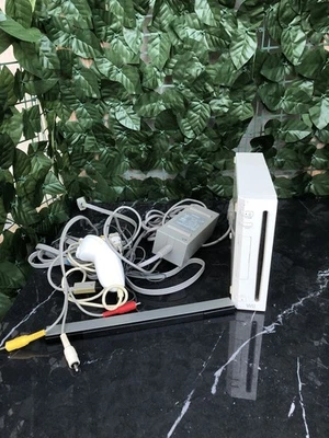 Nintendo wii  Console 1 Controller  Completa ,ideale per  gioco o Attività sport - Immagine 1 di 4