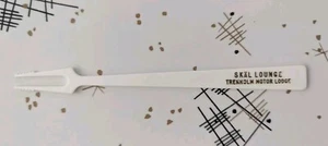 Vintage Skal Lounge Trenholm Motor Lodge Cocktail Stirrer Swizzle Stick  - Picture 1 of 3