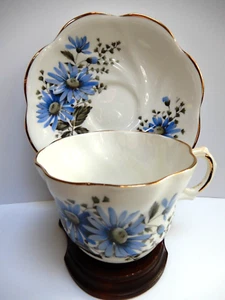 Royal Dover - Blue Flowers - Gold Trim - TEACUP AND SAUCER - Picture 1 of 9