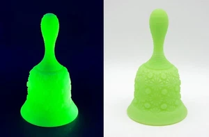Vintage FENTON *Satin URANIUM* Glass Bell *DAISY & BUTTON* Pattern 15.5cm H Exc - Picture 1 of 18