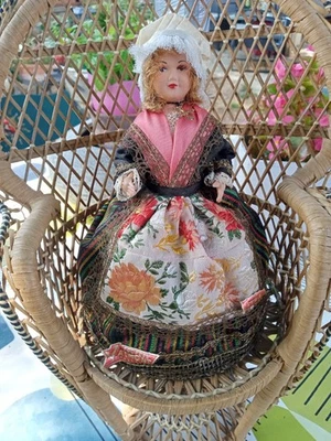 Ancienne poupée folklorique Petitcollin LYON celluloid  doll Valmont France - Photo 1/4