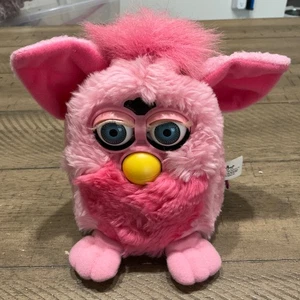 FURBY Pink Flamingo Model 70-800 : Tiger 1998 *WORKS* TAGS - Picture 1 of 8