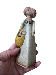 Vintage UCTCI Japan Steinzeug Keramik Figur Dame mit Korb gesprenkelt - Bild 1 von 9
