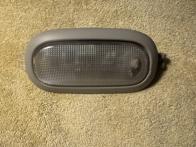 Dodge Durango 2005 montado en la parte trasera OEM interior domo luz Foto 1 de 4