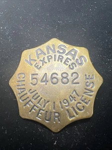 1947 Kansas Chauffeur License Pin Back Badge - Picture 1 of 6