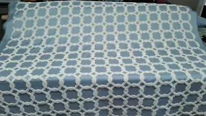 Tessuto geometrico tappezzeria/drappeggio Mill Creek Guy blu cielo/bianco sporco 53" 25yds - Foto 1 di 12