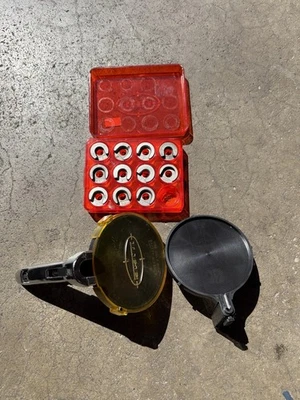 LEE AUTO PRIME HAND PRIMER With 7 Shell Holders - Image 1 of 3